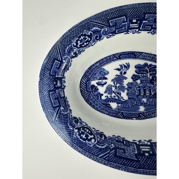 1920s Royal Venton Ware England Blue Willow Serving Bowl 8 1/2" x 6 5/8" - Picture 2 of 7
